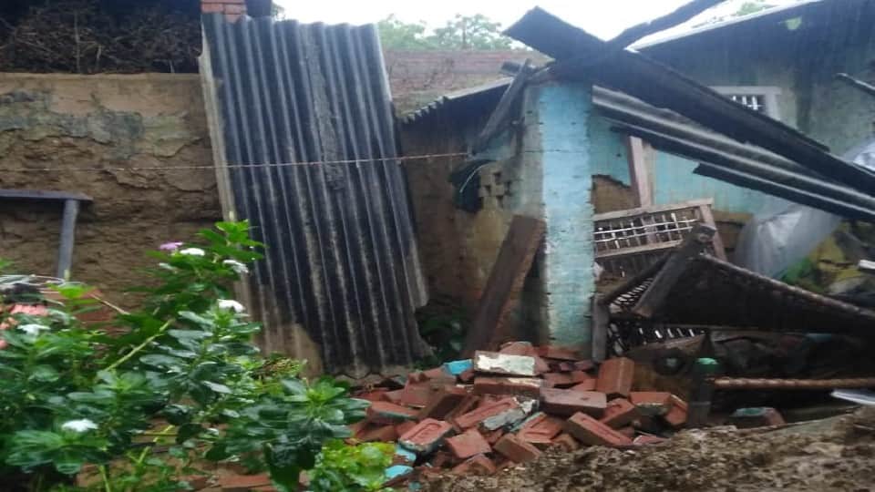 Three Died Due To House Collapse During Heavy Rain and Lightning temple got damaged In Firozabad