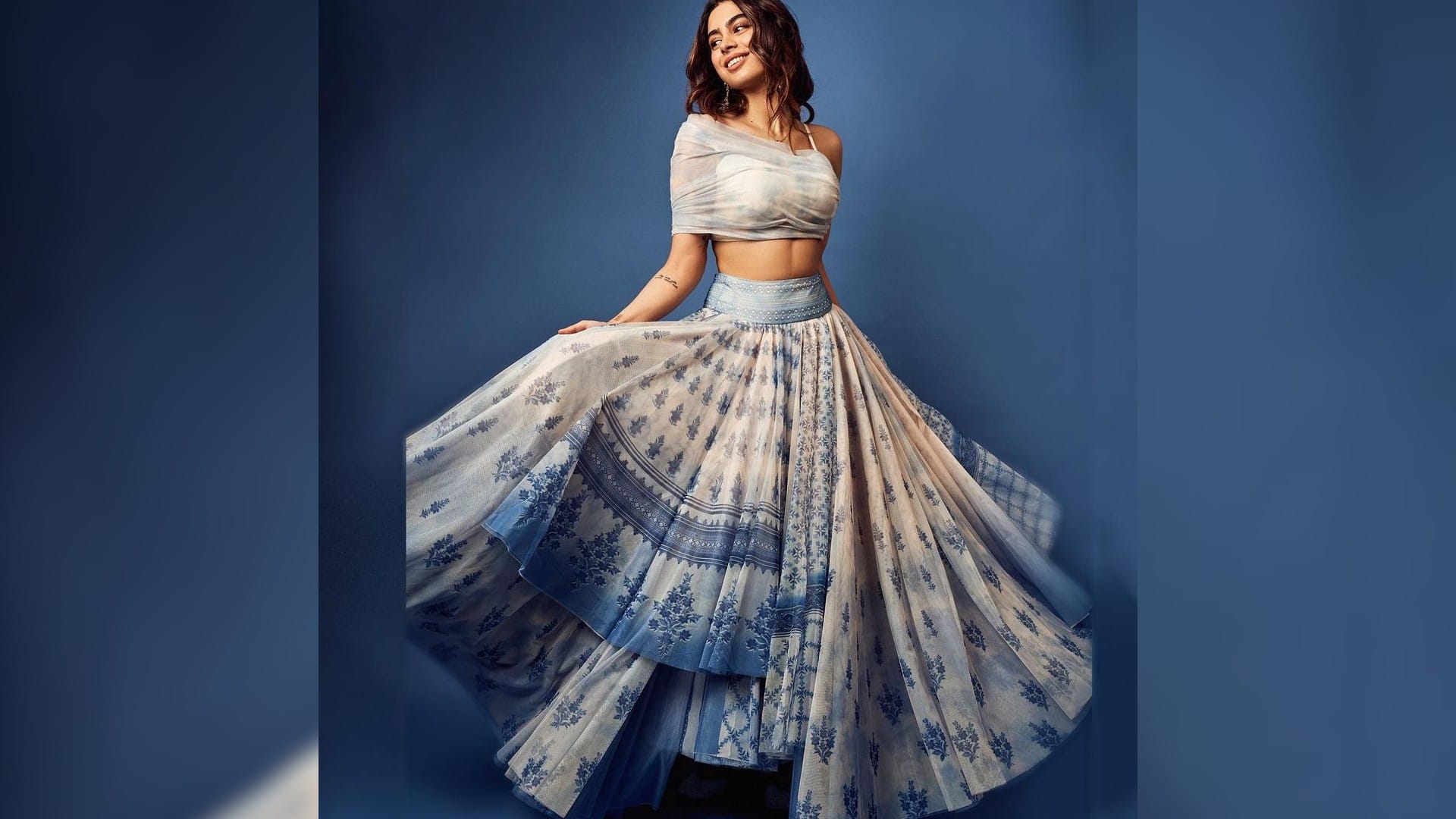Today’s Fashion Tips: How to Turn Old Saree into Dress Know Old Saree Ideas