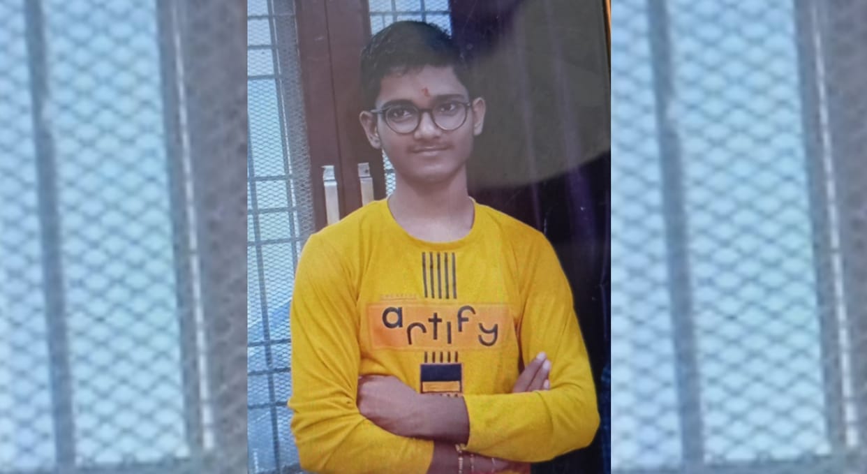 Hurt by harassment, a student of class VII committed suicide, the teacher and the principal had insulted