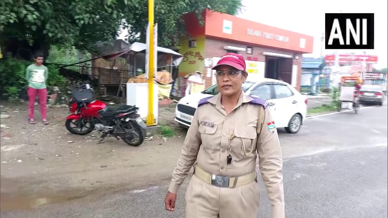 Haridwar News: Female home guard caught mobile thief by jumping from the the bridge