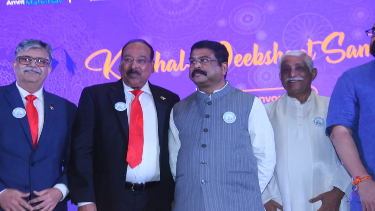 Main Bhi Jal Rakshak Abhiyan Dharmendra Pradhan inaugurates to teach child about Water Conservation news in hi