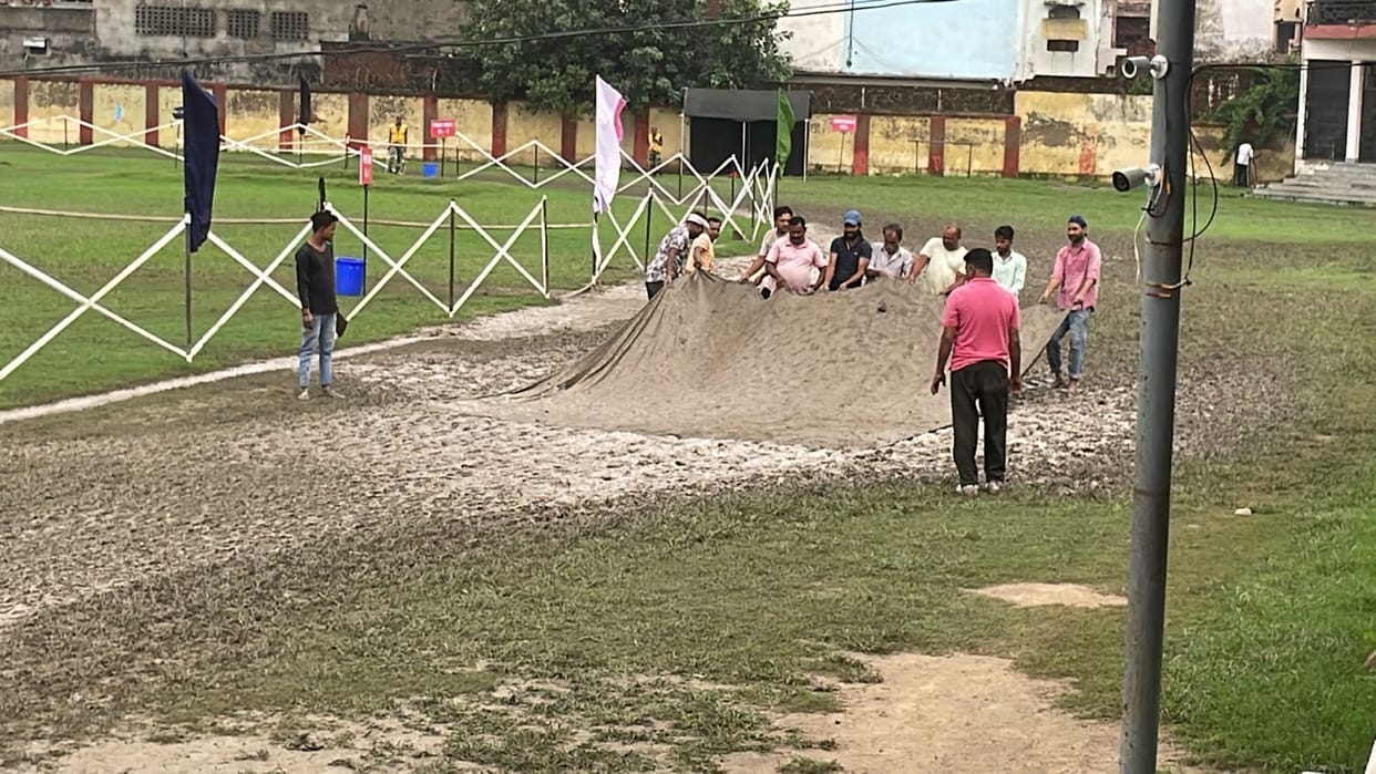 Agniveer said, the weather is bad, put sand on the track