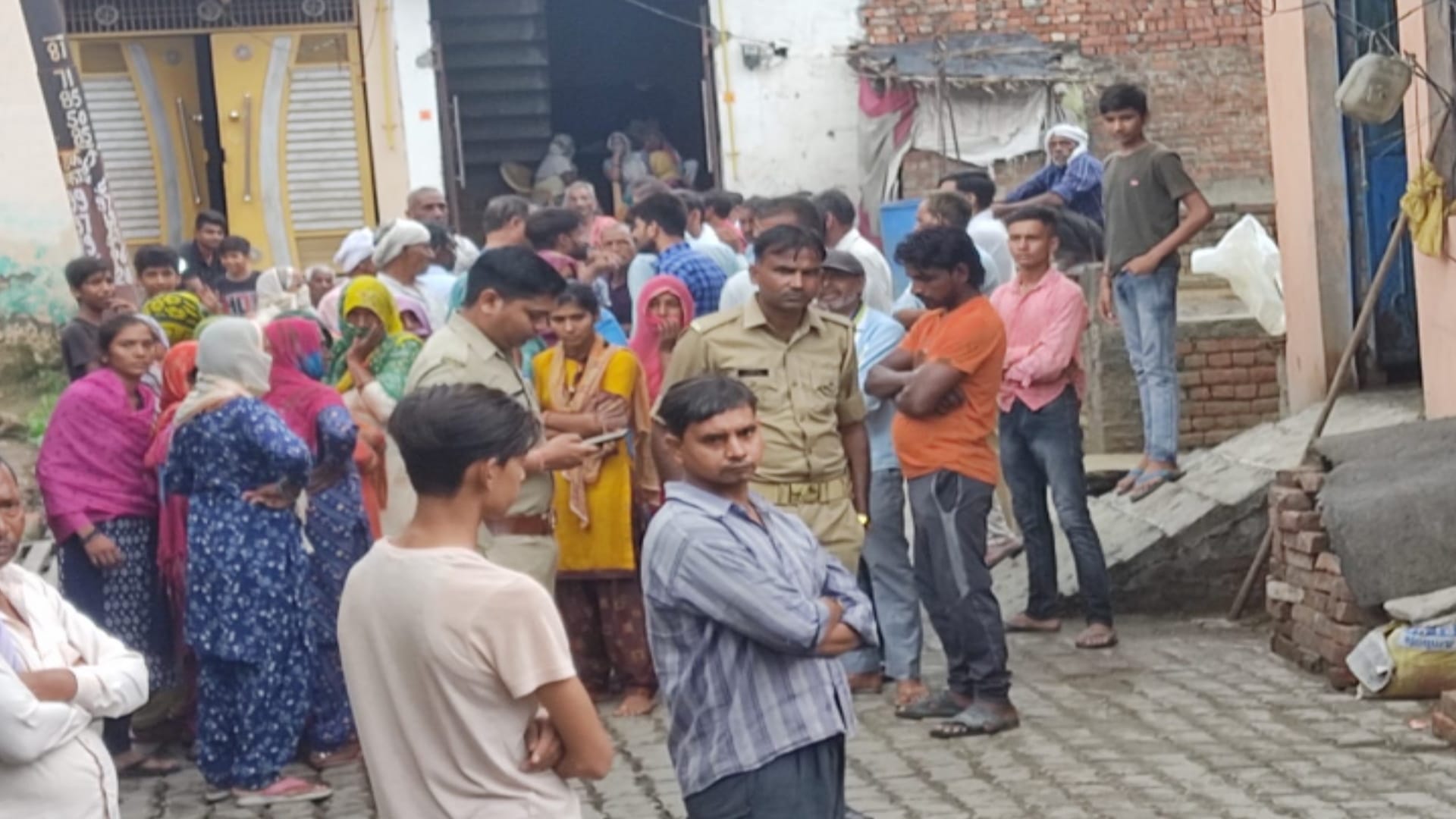 Muzaffarnagar woman suicide after a boy Threatened to kill her husband and mother-in-law