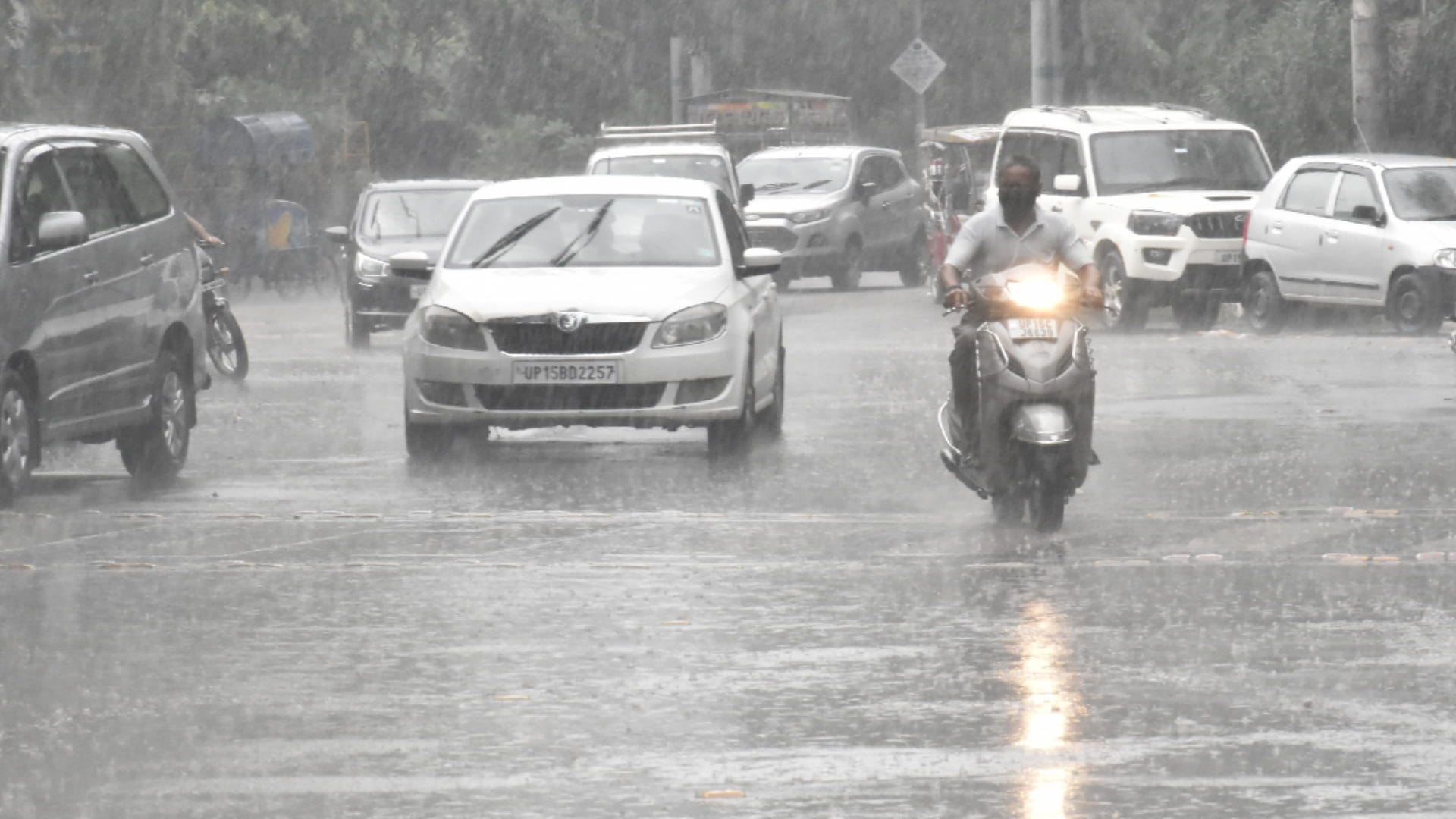 Meerut: Weather has been kind in West UP, heavy rain alert issued