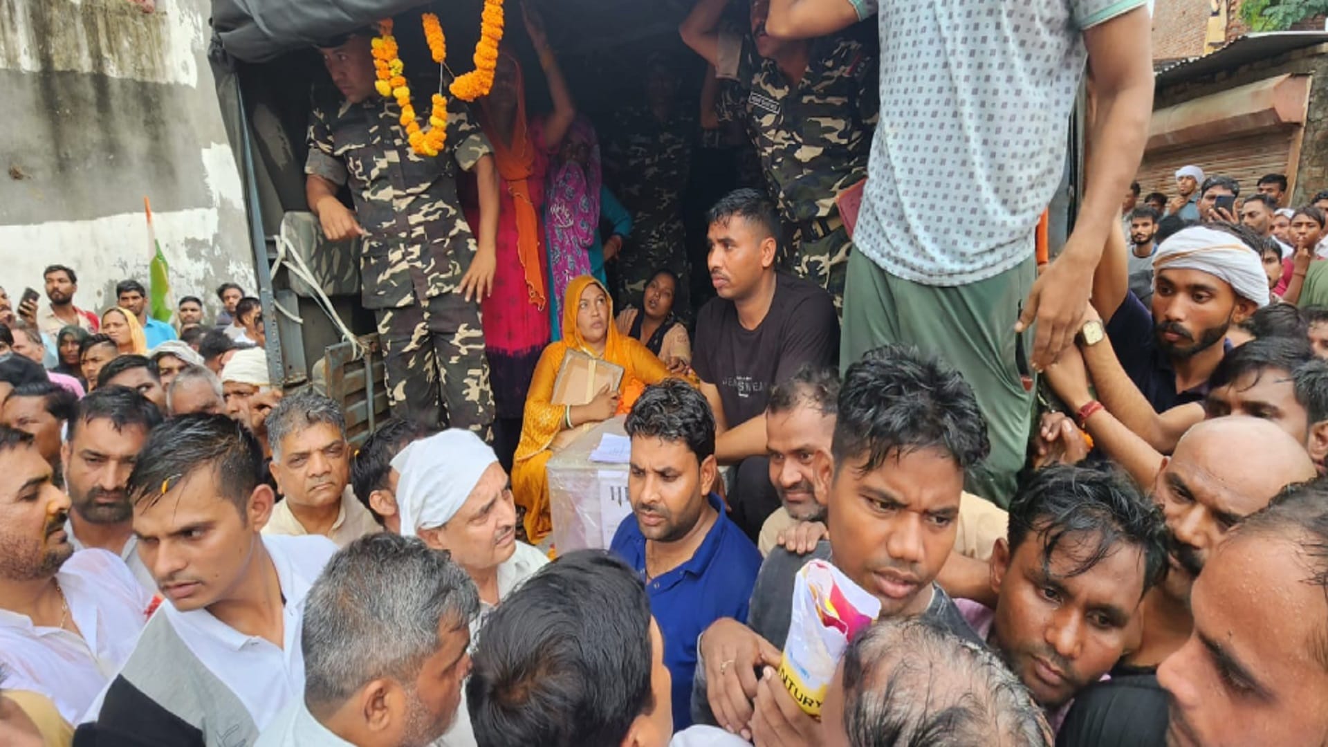 SSB jawan was cremated in a gloomy atmosphere in Saharanpur see photos
