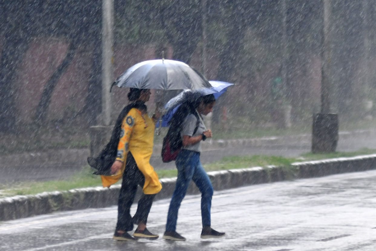 Monsoon raining heavily, 43.8 mm of rain fell in a few hours