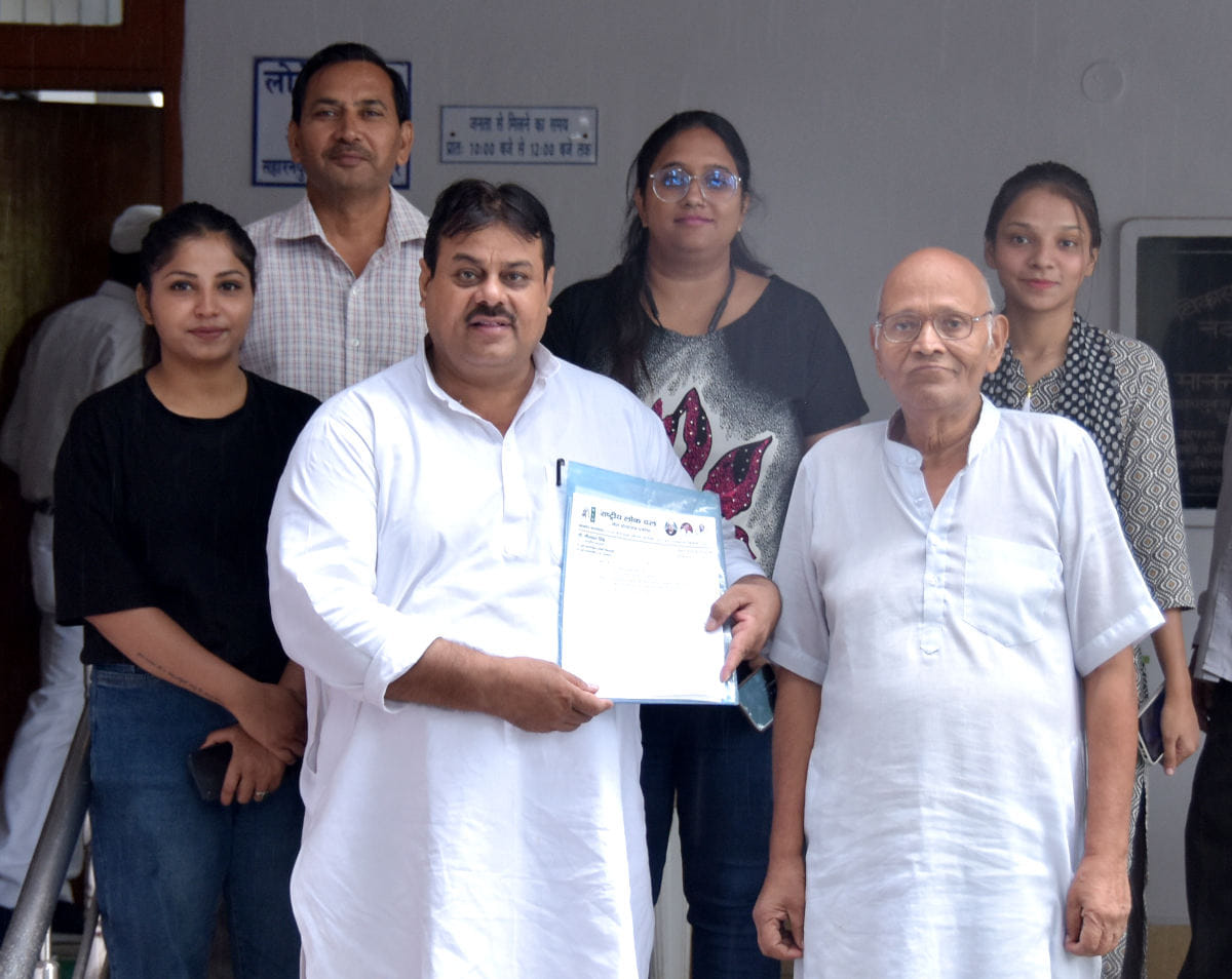 RLD leader met the Divisional Commissioner in the food case
