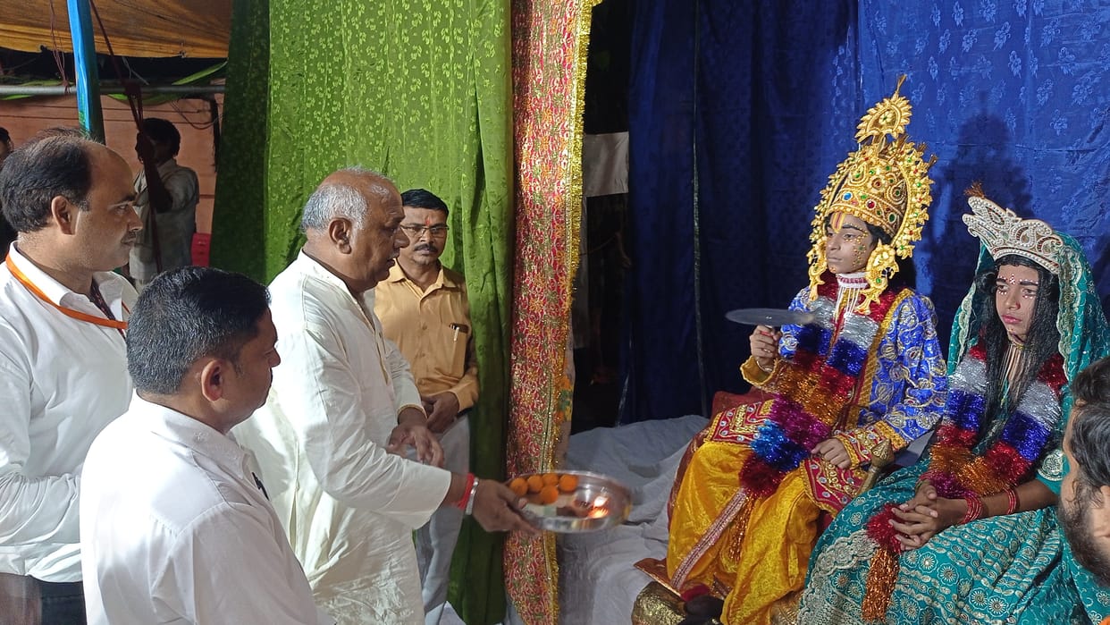 The spectators were stunned to see the Leela of Shri Ram's birth