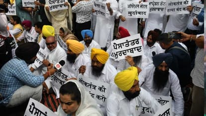 Water cannon used as BJP workers protest against Punjab Government