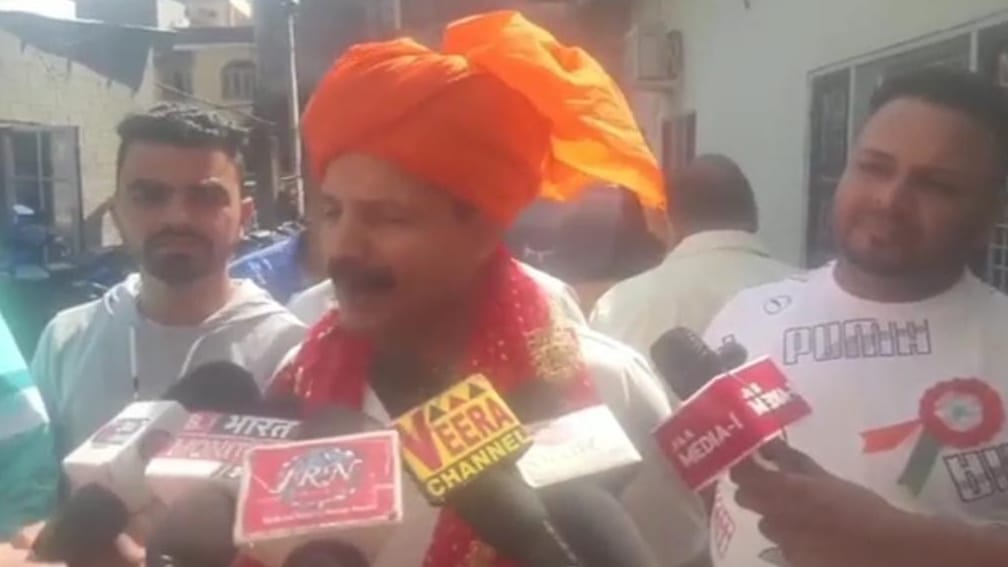 Former MLA balwant singh Mankotia leaves for Delhi