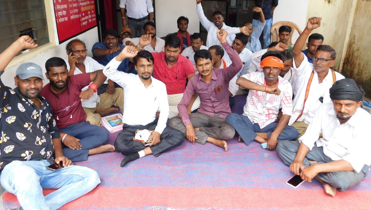Electricity workers protest