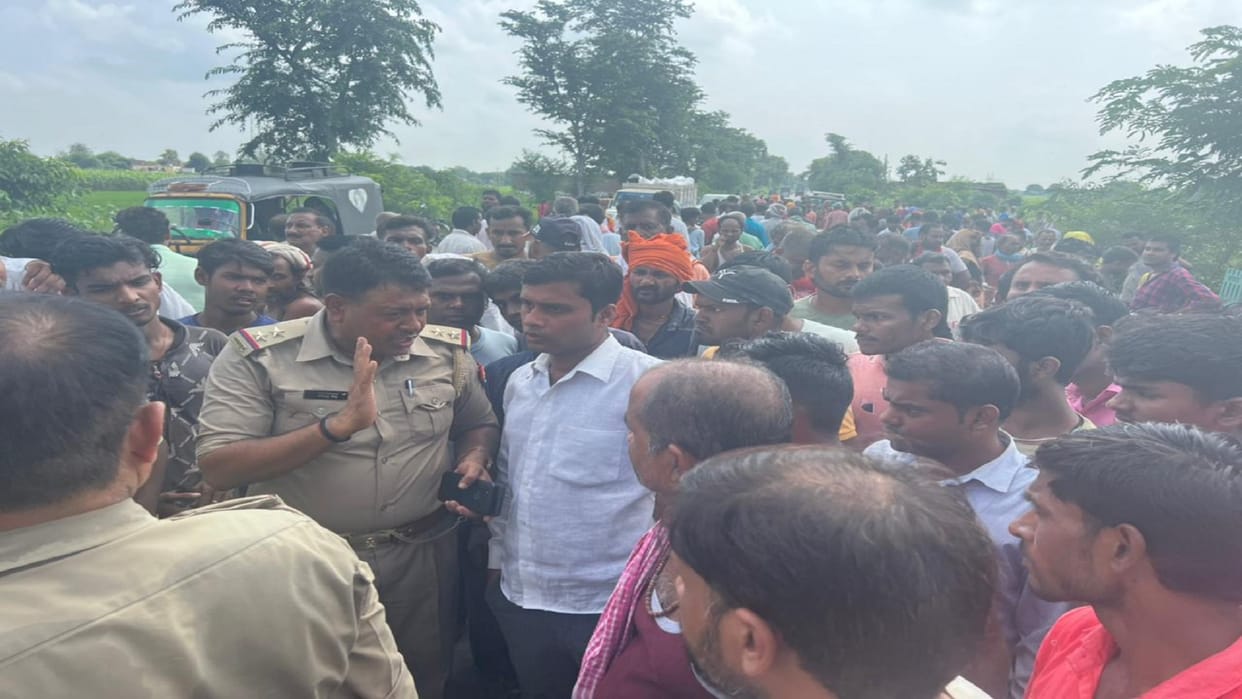 Accident in Prayagraj: Cyclist dies due to Bolero collision