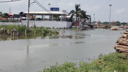 Flood water reached 46 villages of Gorakhpur district