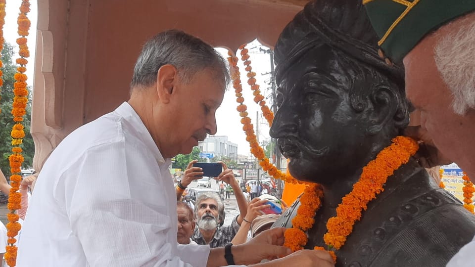 Haryana Veer and Martyr Diwas was celebrated in Rewari