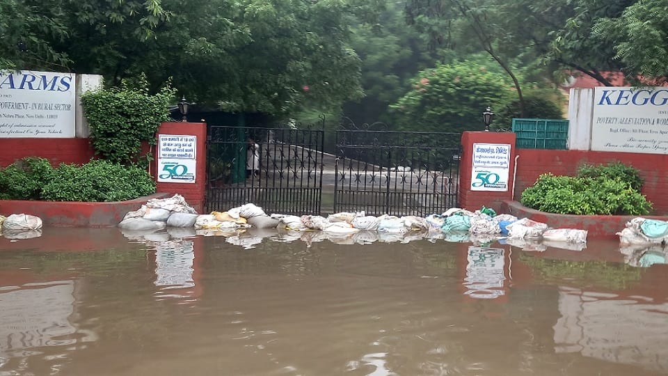 Delhi NCR weather forecast rain today latest news in hindi