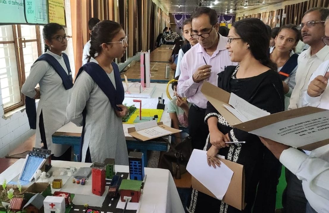 Navodaya Vidyalaya students put up exhibition in Bilaspur