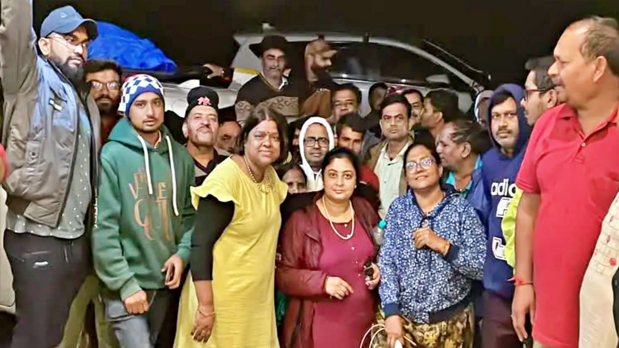 rajasthan news landslide on kedarnath road 120 passengers of udaipur stranded in hotel for 36 hours