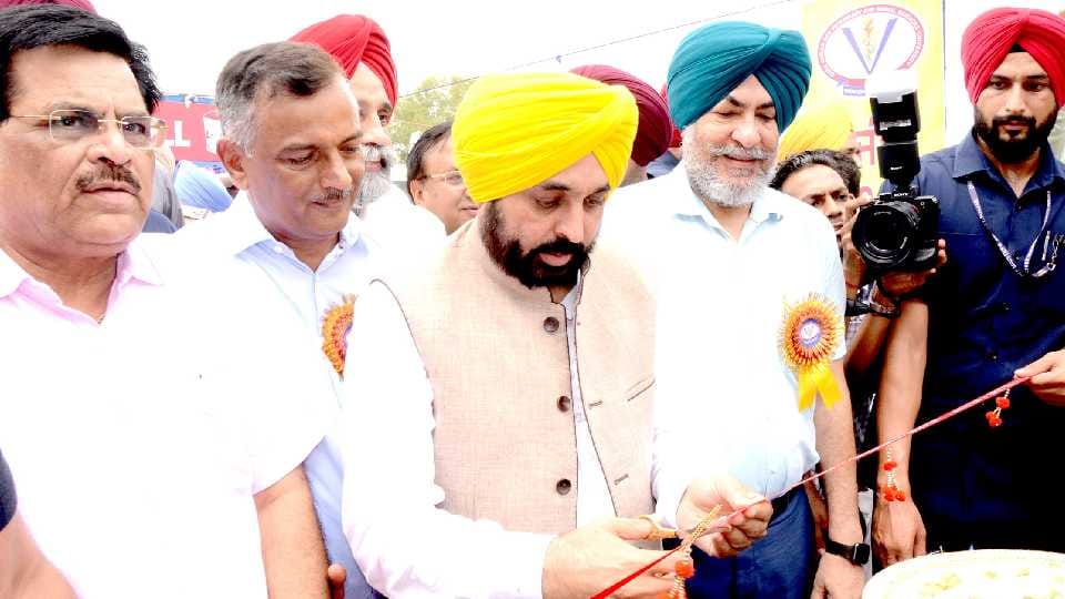 Farmers protested against CM Bhagwant Mann in Ludhiana