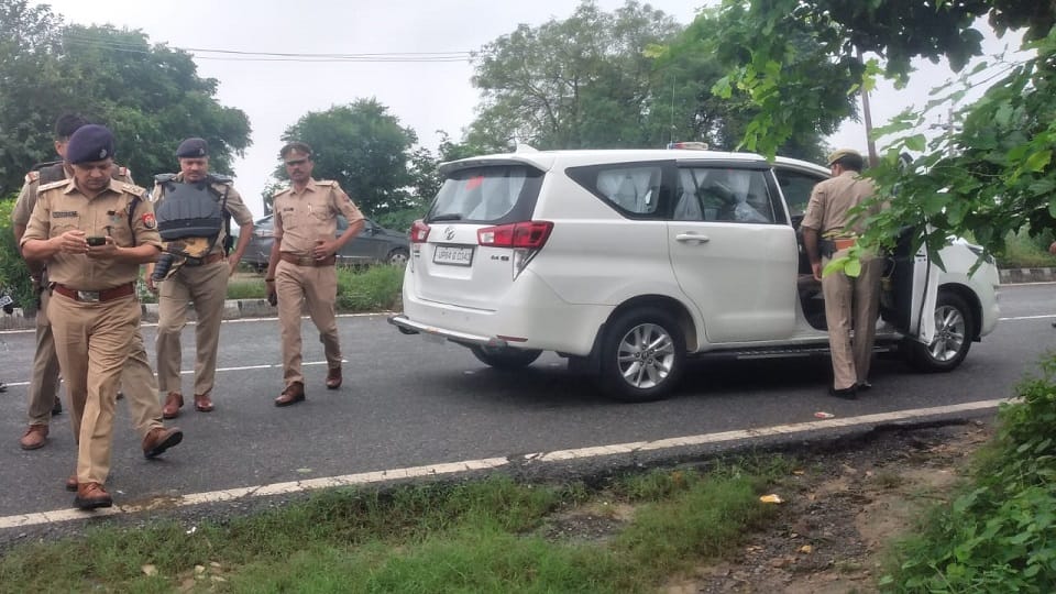 mainpuri police arrested Diwan in encounter committed robbery and three murders in Noida