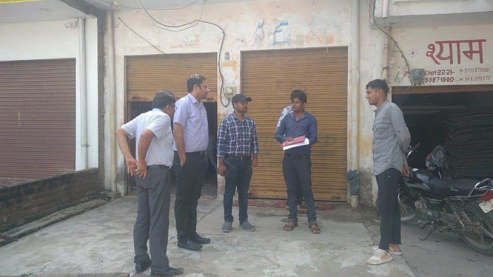 DVVNL MD Amit Kishor went door-to-door and appealed to the defaulters to deposit Electricity bills