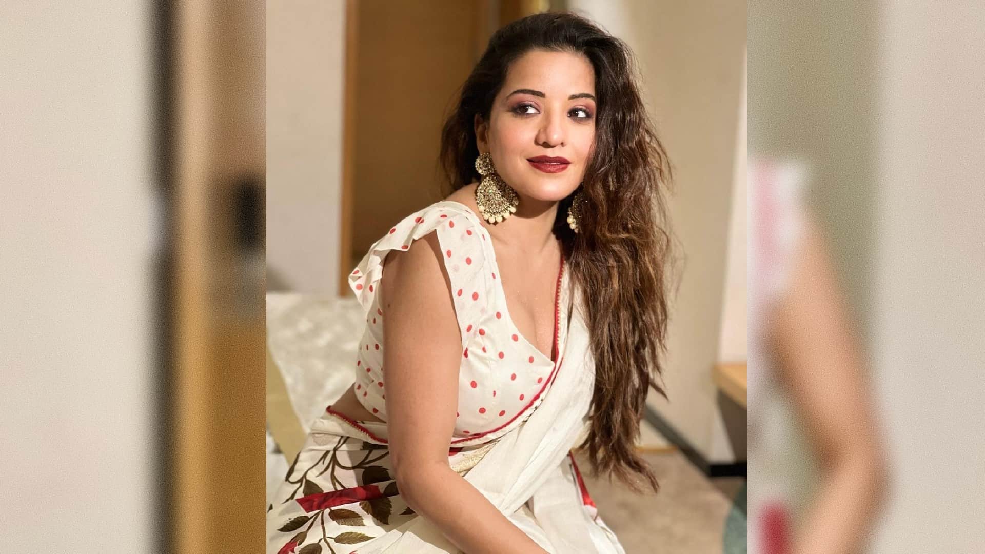 bhojpuri actress monalisa bold look in white flower print saree goes viral on internet see pics