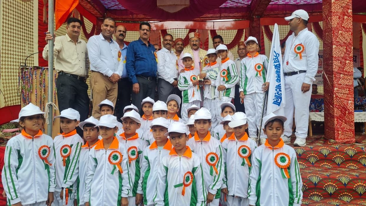 mandi news himachal news kummi school win marchpast competition munduru school sports