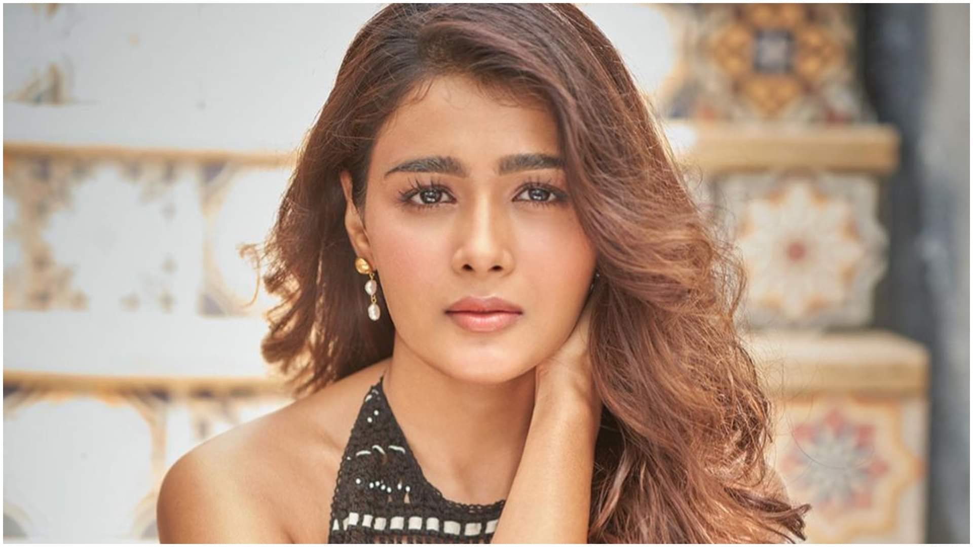 Shalini Pandey Birthday know interesting facts about Vijay devarkonda and ranveer singh heroine career