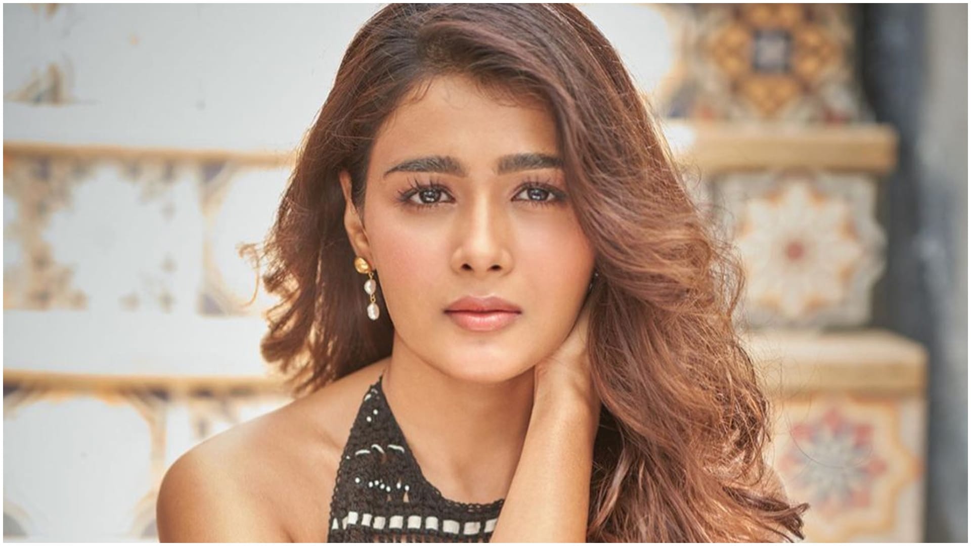 Shalini Pandey Birthday know interesting facts about Vijay devarkonda and ranveer singh heroine career