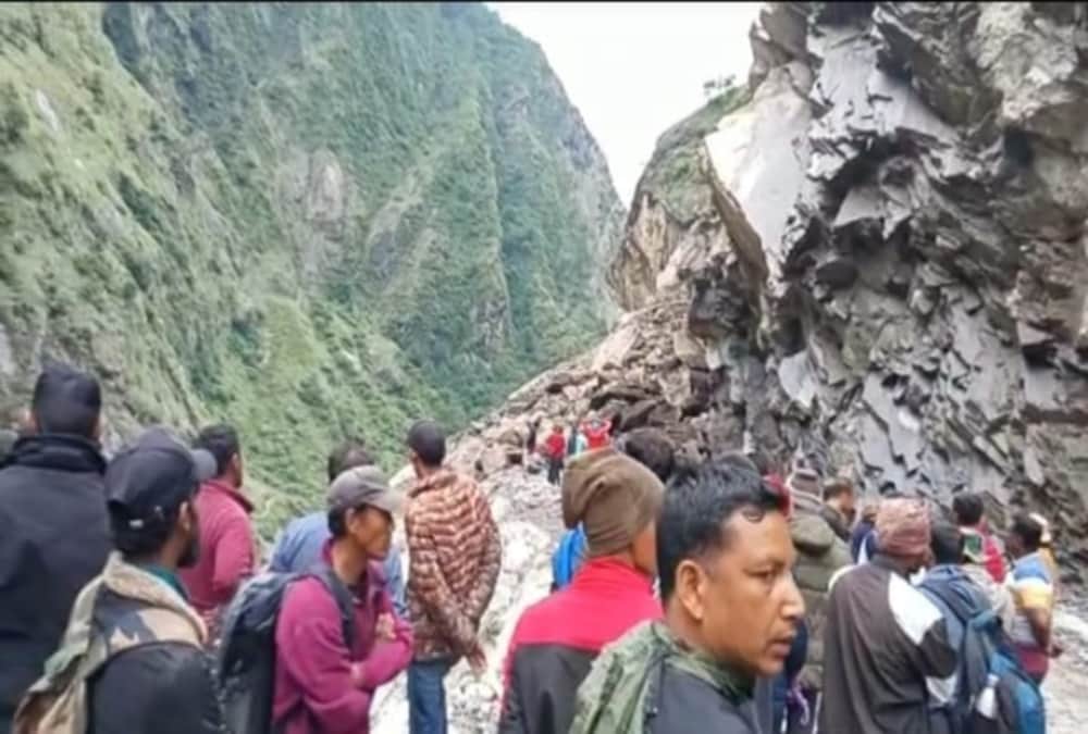 Heavy Landslide in Uttarakhand Due to Heavy Rain On Tawaghat Lipulekh Road Pithoragarh, Watch Video
