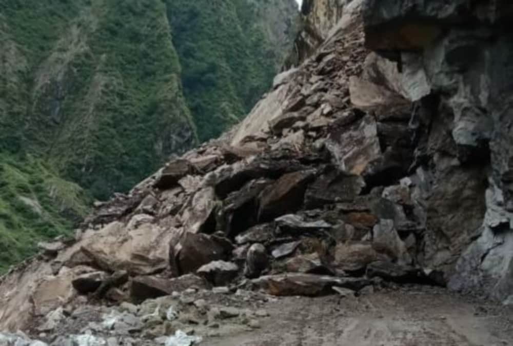 Heavy Landslide in Uttarakhand Due to Heavy Rain On Tawaghat Lipulekh Road Pithoragarh, Watch Video