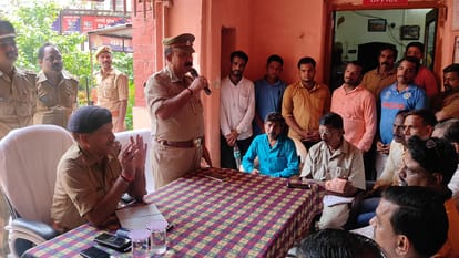 Kashi Vishwanath Dham action will taken against Those who selling garlands flowers prasad  at arbitrary price