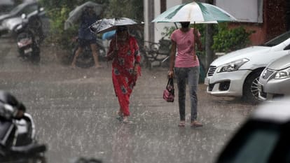 Why do big cities of india get submerged in rain, why do roads get waterlogged? Know three big reasons