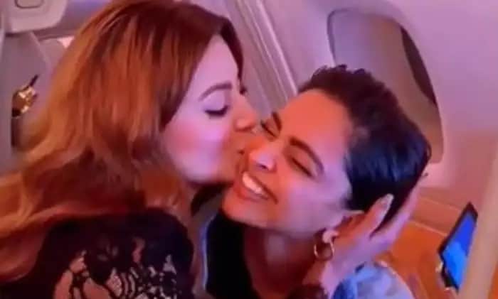 Pathan Actress Deepika padukone Urvashi Rautela kiss on Flight goes viral on social media