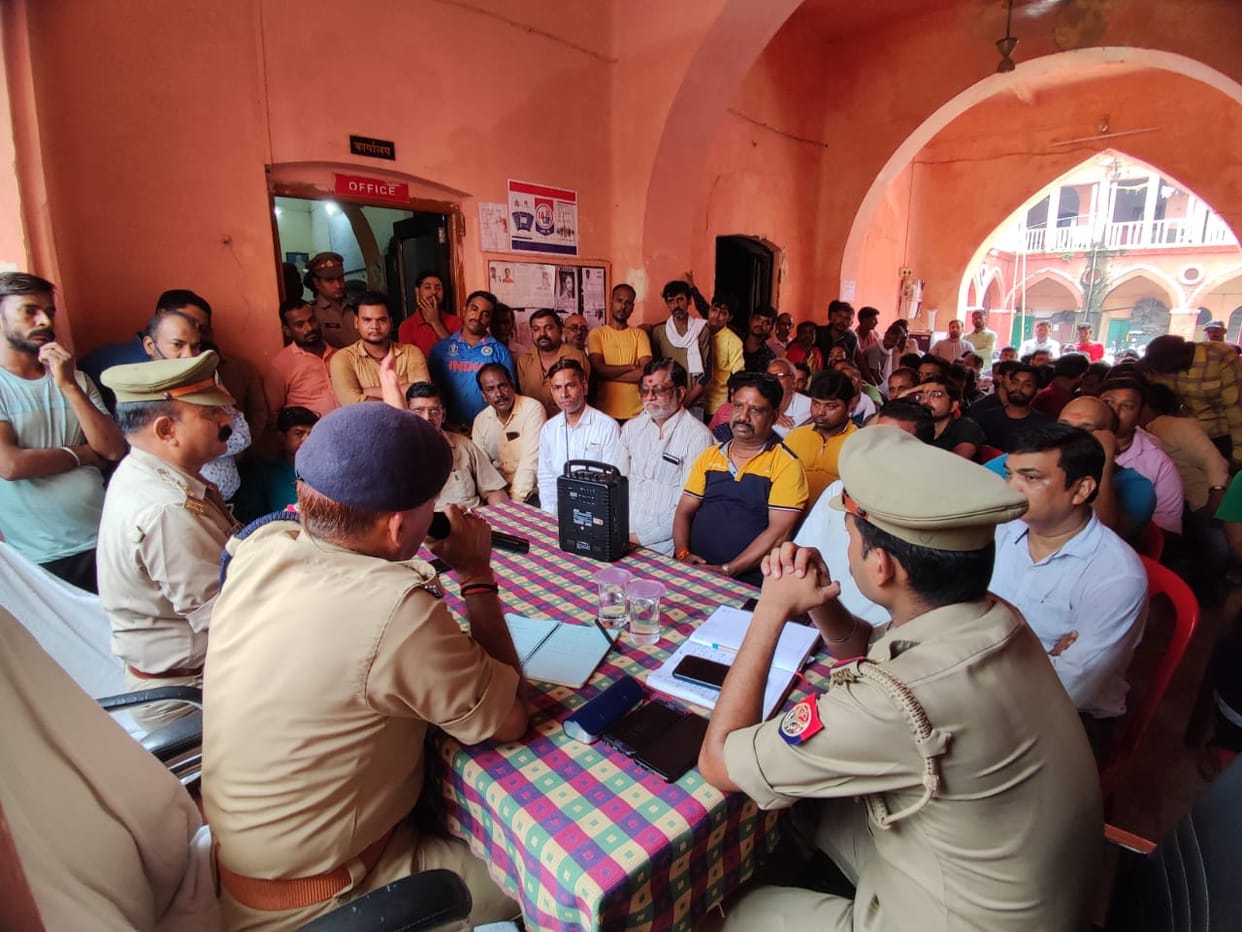 Kashi Vishwanath Dham action will taken against Those who selling garlands flowers prasad  at arbitrary price