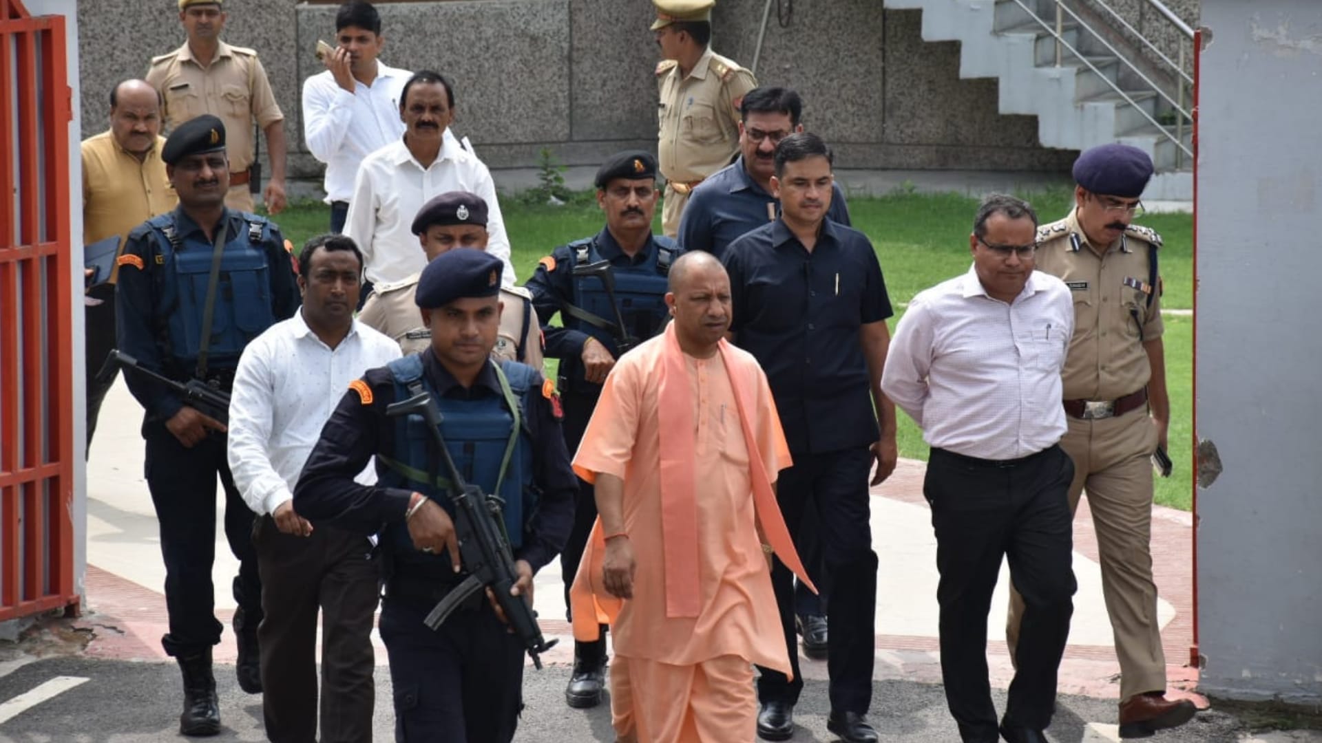 Nitish seeks to make light of Shah's visit to Sitab Diyara