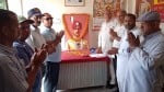 श्री अमर क्षत्रिय राजपूत सभा के सदस्य महाराजा हरि सिंह को नमन करते हुए।