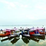श्रीनगर स्थित डल झील का नजारा