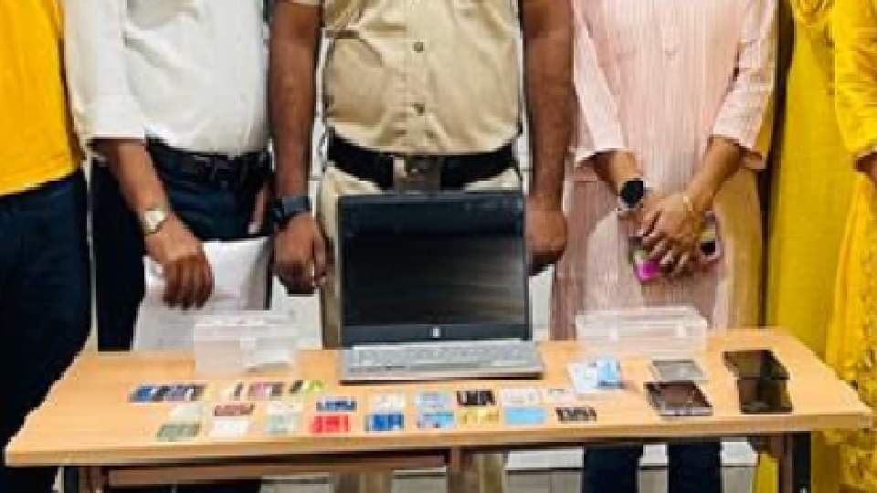 Delhi Police caught accused who cheated women in Himachal Pradesh by hiding their identity