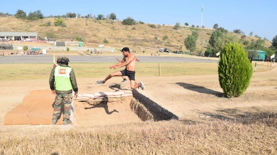 Youth join army recruitment in Kashmir
