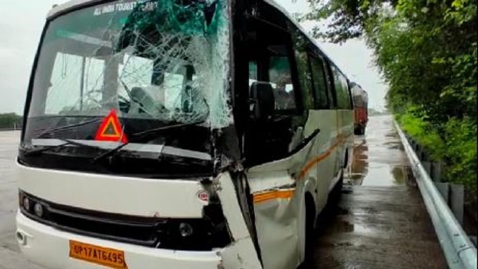 Tourist bus collided with unknown vehicle on Yamuna Expressway in Mathura
