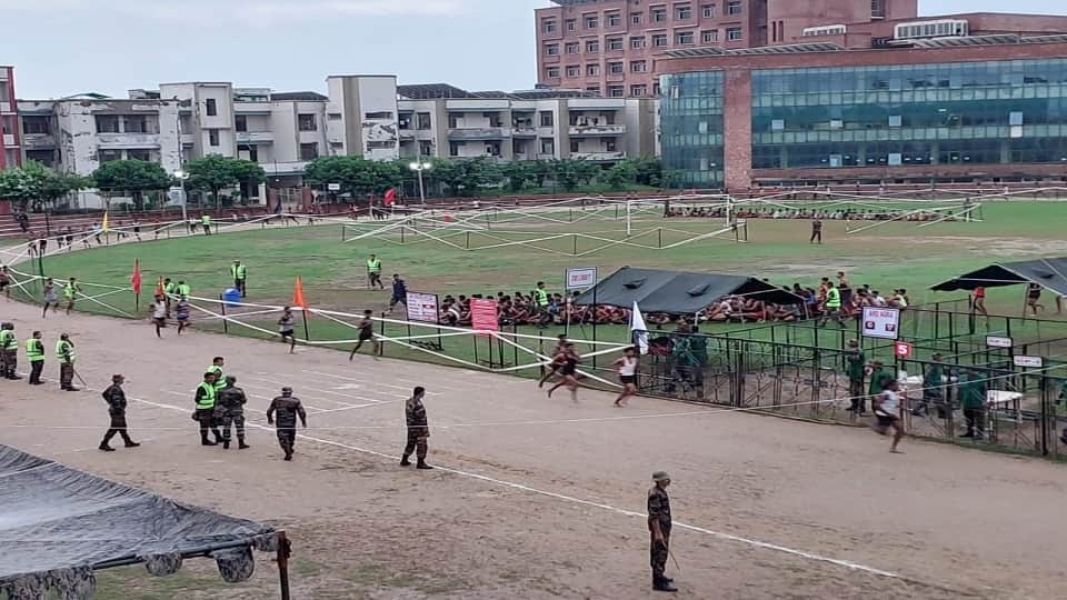 Army Recruitment In Agra 6550 Youths Ran on the fifth day Agniveer Army Rally 2022