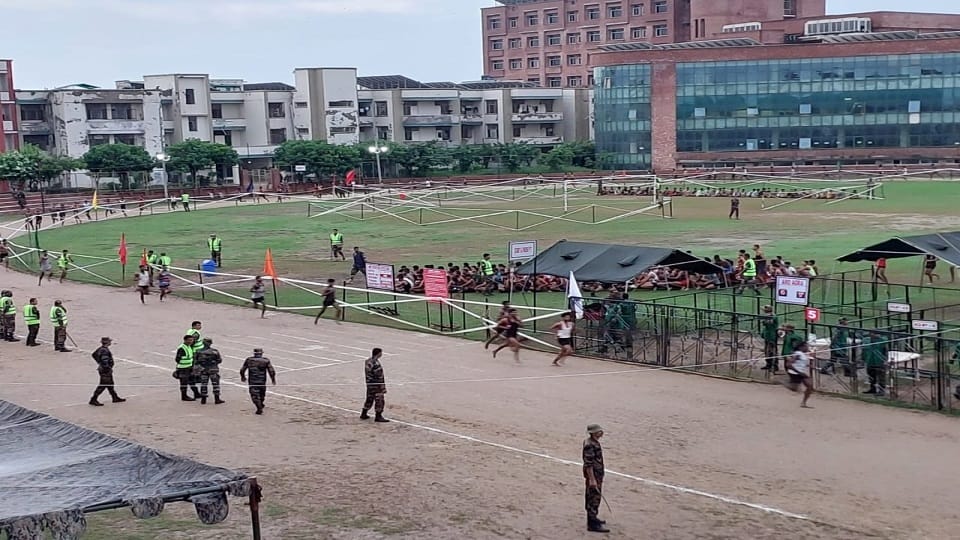 Army Recruitment In Agra 6550 Youths Ran on the fifth day Agniveer Army Rally 2022