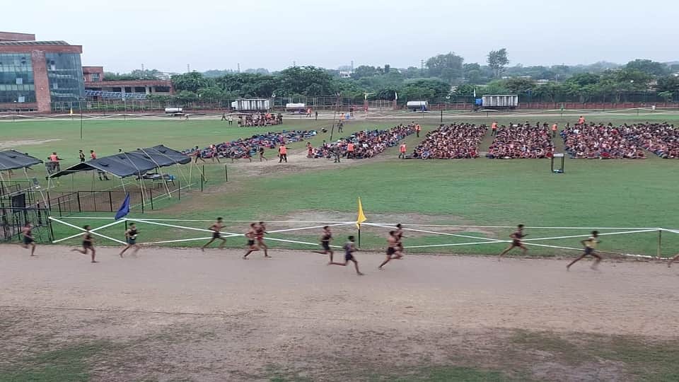 Army Recruitment In Agra 6550 Youths Ran on the fifth day Agniveer Army Rally 2022