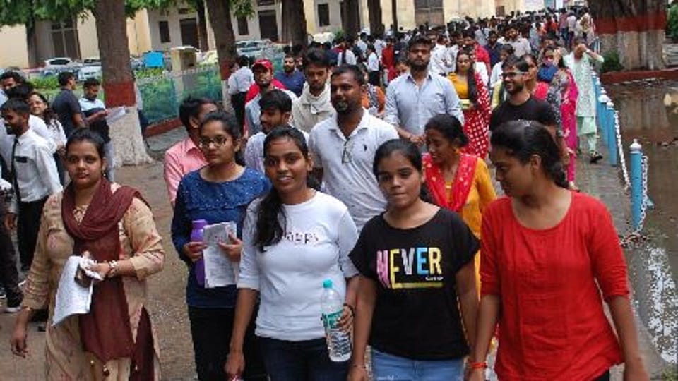 fraud with Bed students student of Jaunpur could not get admit card for Bed exam