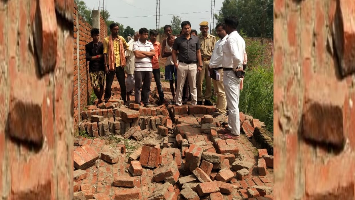 one child died when a wall falls down in nanpara bahraich.