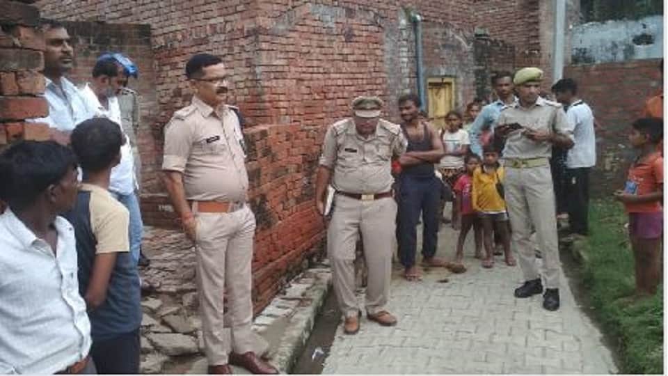 Dead body of young man found in blood-soaked in room suspicion on step-brother in Firozabad