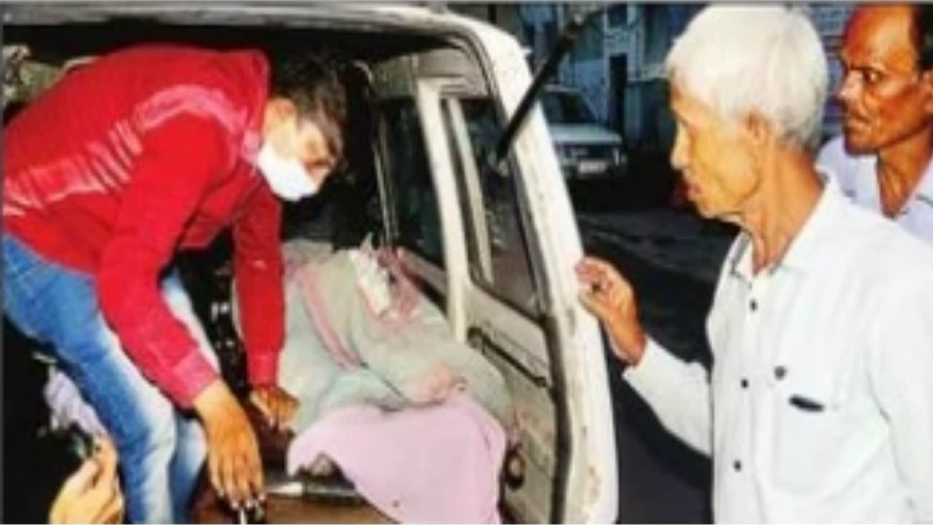 case of dead body of income tax officer, Action on those who recovered lakhs by treating the dead