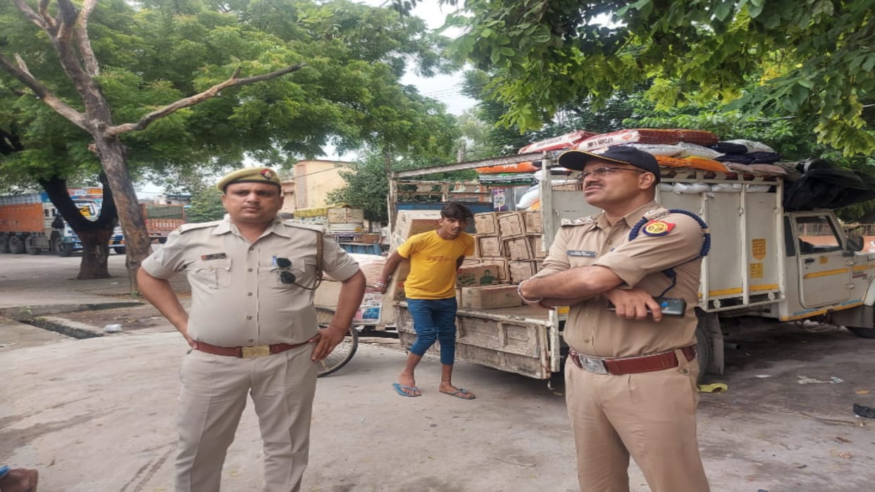 Meerut: Robbery worth 16 lakhs by breaking the locks of Arati's warehouse in Naveen Mandi