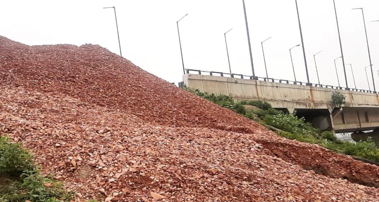 The repair went in vain, the crater again made on the Kachla bridge