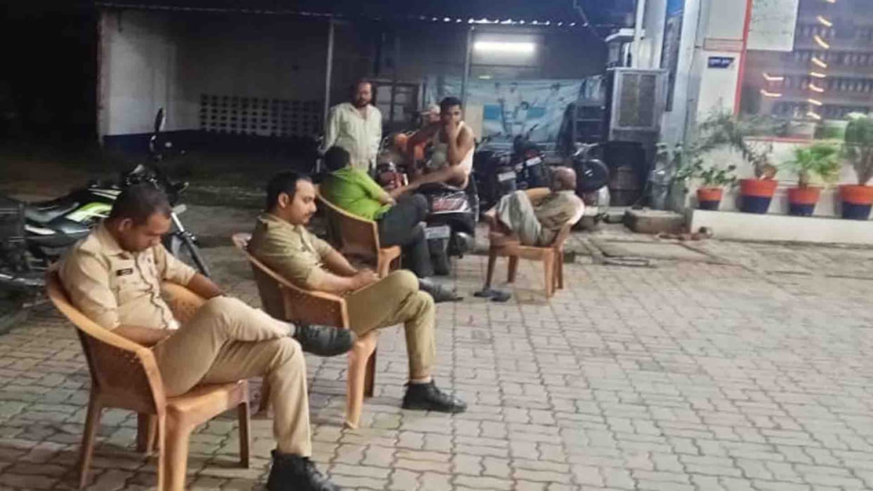 Etawah Suicide: Petrol pump owner commits suicide by shooting himself